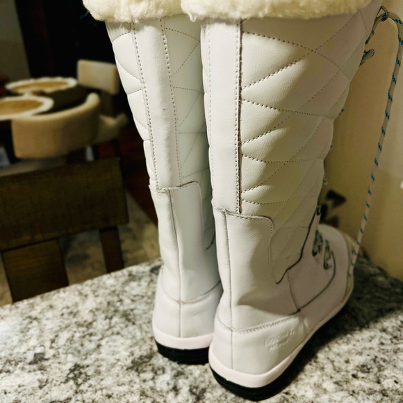 Winter white fur boots - Picture 3 of 5